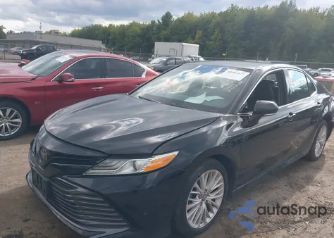 2018 Toyota Camry Xle z USA, uszkodzony, nr VIN 4T1B11HK3JU069451